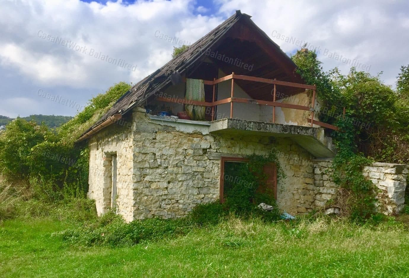 Wine press house with landscape views in Pécsely