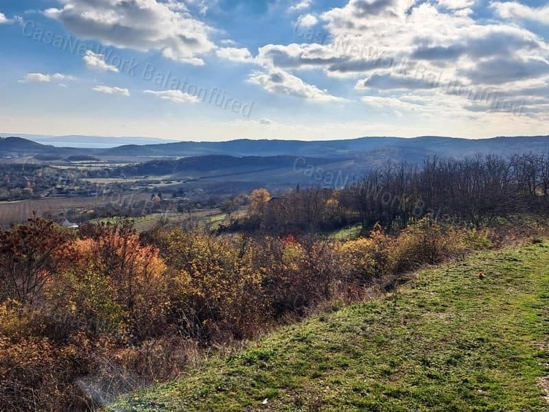 Buildable agricultural land with panoramic views in Pécsely