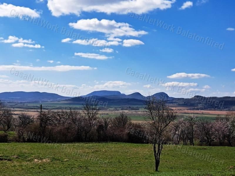 Építhető, tájpanorámás- eladó MEZŐGAZDASÁGI TERÜLET KÖVESKÁLON