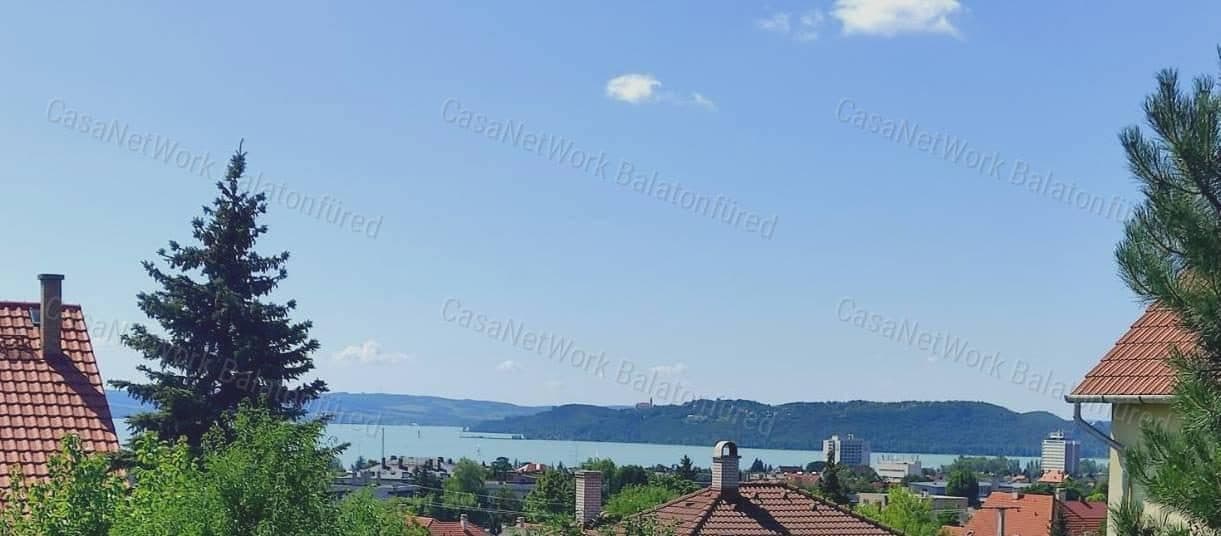Panoramisches Doppelhaus in Balatonfüred mit Balaton-Ausblick