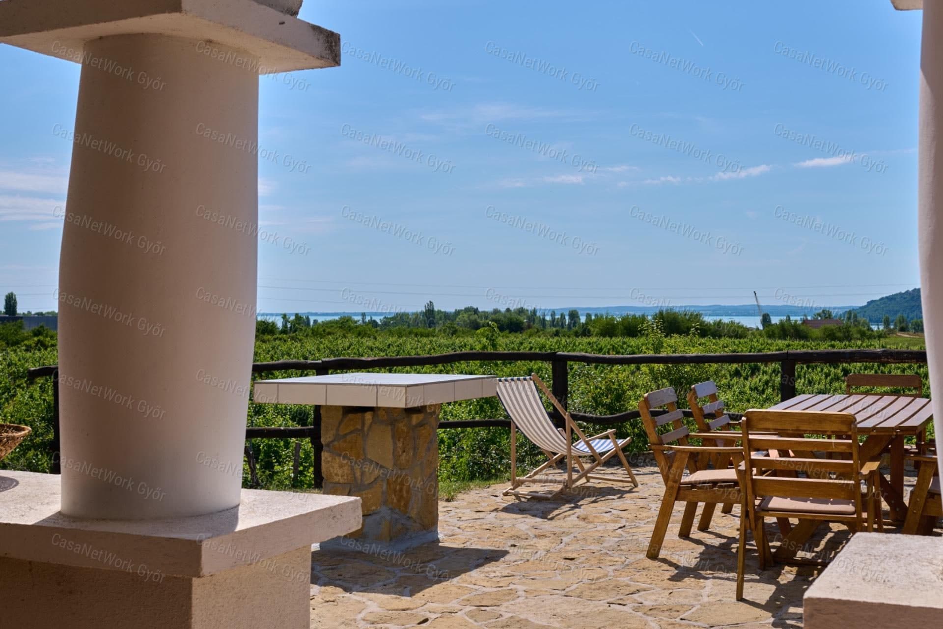 Außergewöhnliches Weingut mit unverbaubarem Balaton-Panorama in Balatonfüred