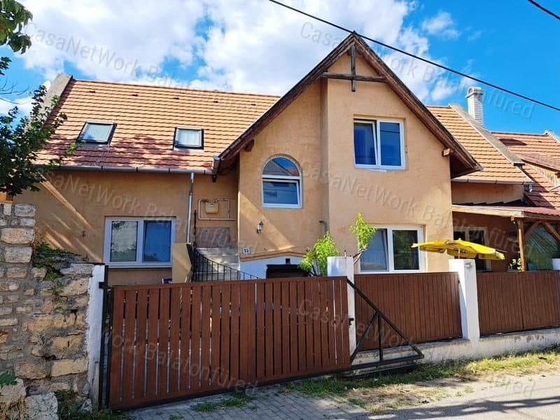 Einfamilienhaus mit zwei separaten Wohnungen in Balatonfüred