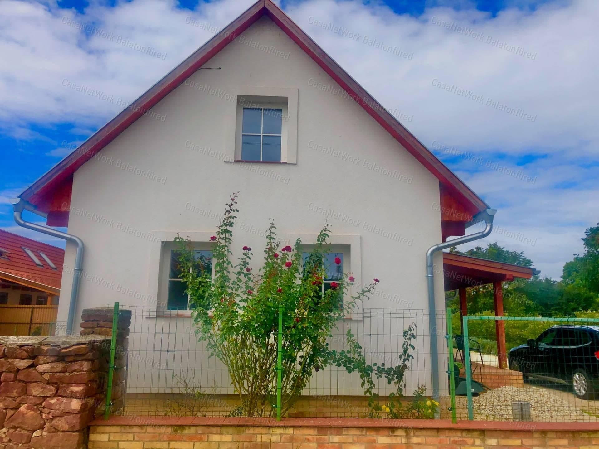 Zweifamilienhaus in Kővágóörs, südliches Tor der Káli-Medence