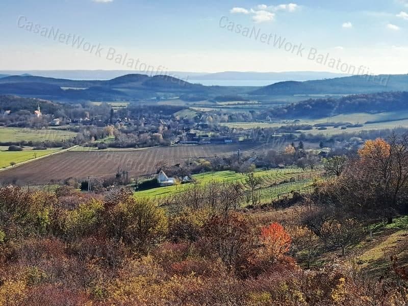 Agricultural land for sale in Pécsely with panoramic views, planning permission available